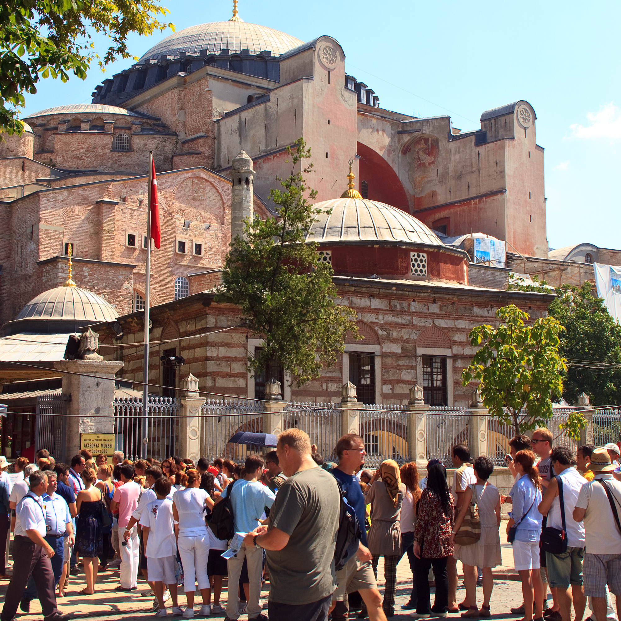 come vestirsi dentro basilica santa sofia
