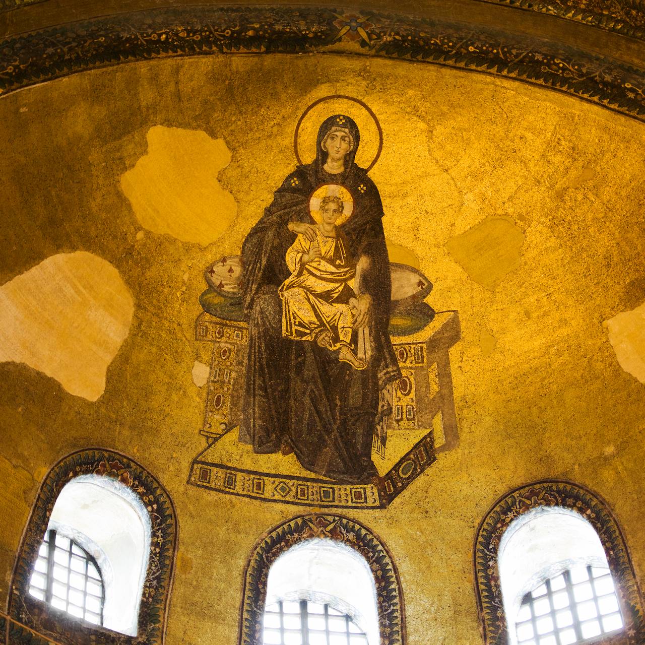 vergine con bambino mosaico santa sofia istanbul